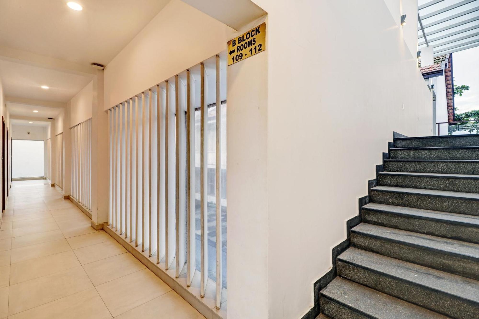 Townhouse Oak Edassery'S Sealine Villa Stay Kochi Extérieur photo