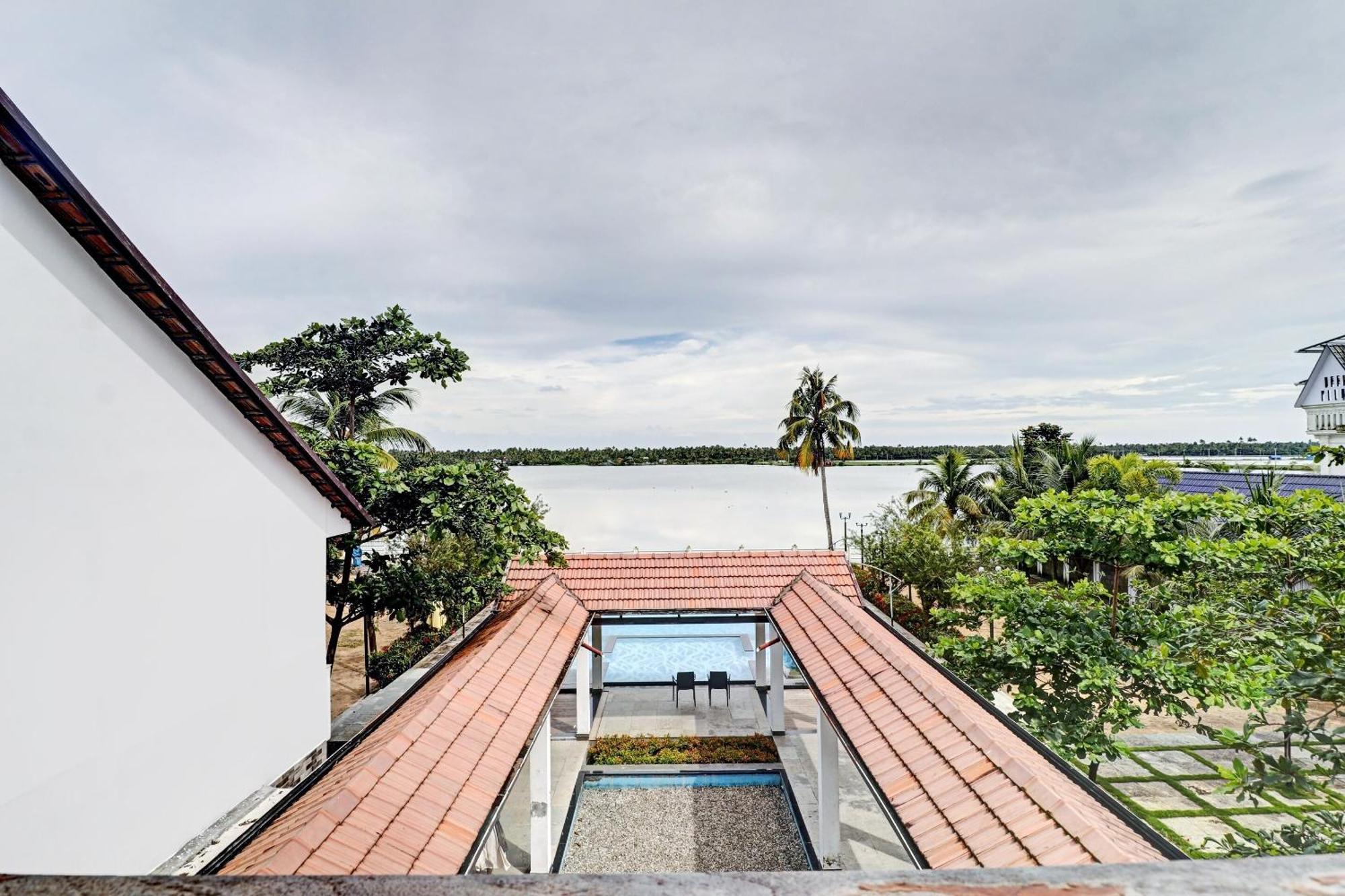 Townhouse Oak Edassery'S Sealine Villa Stay Kochi Extérieur photo