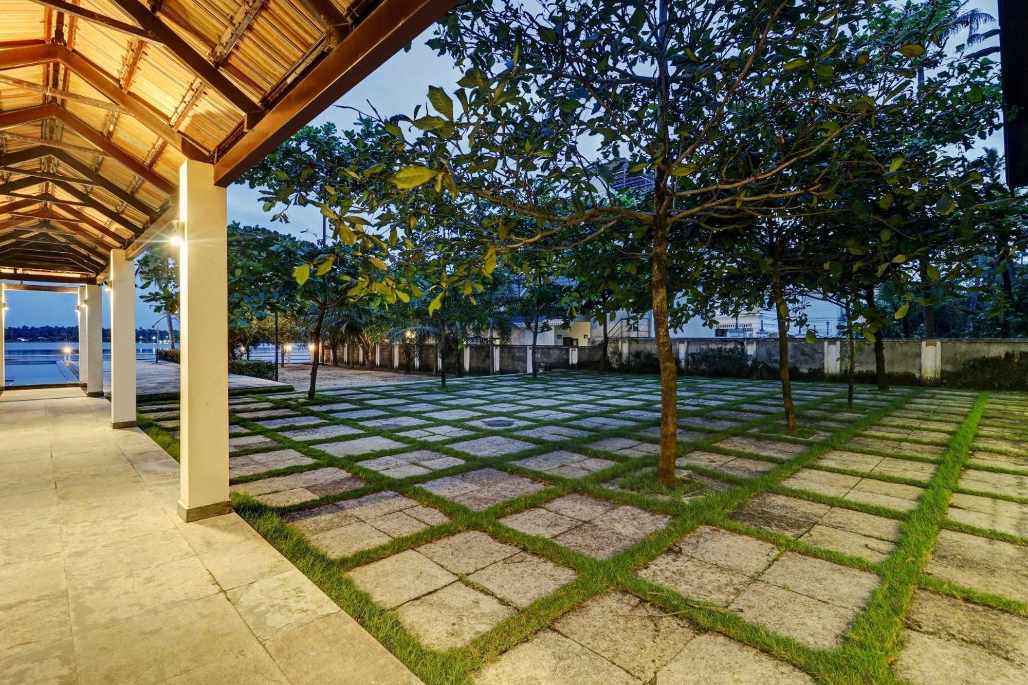 Townhouse Oak Edassery'S Sealine Villa Stay Kochi Extérieur photo